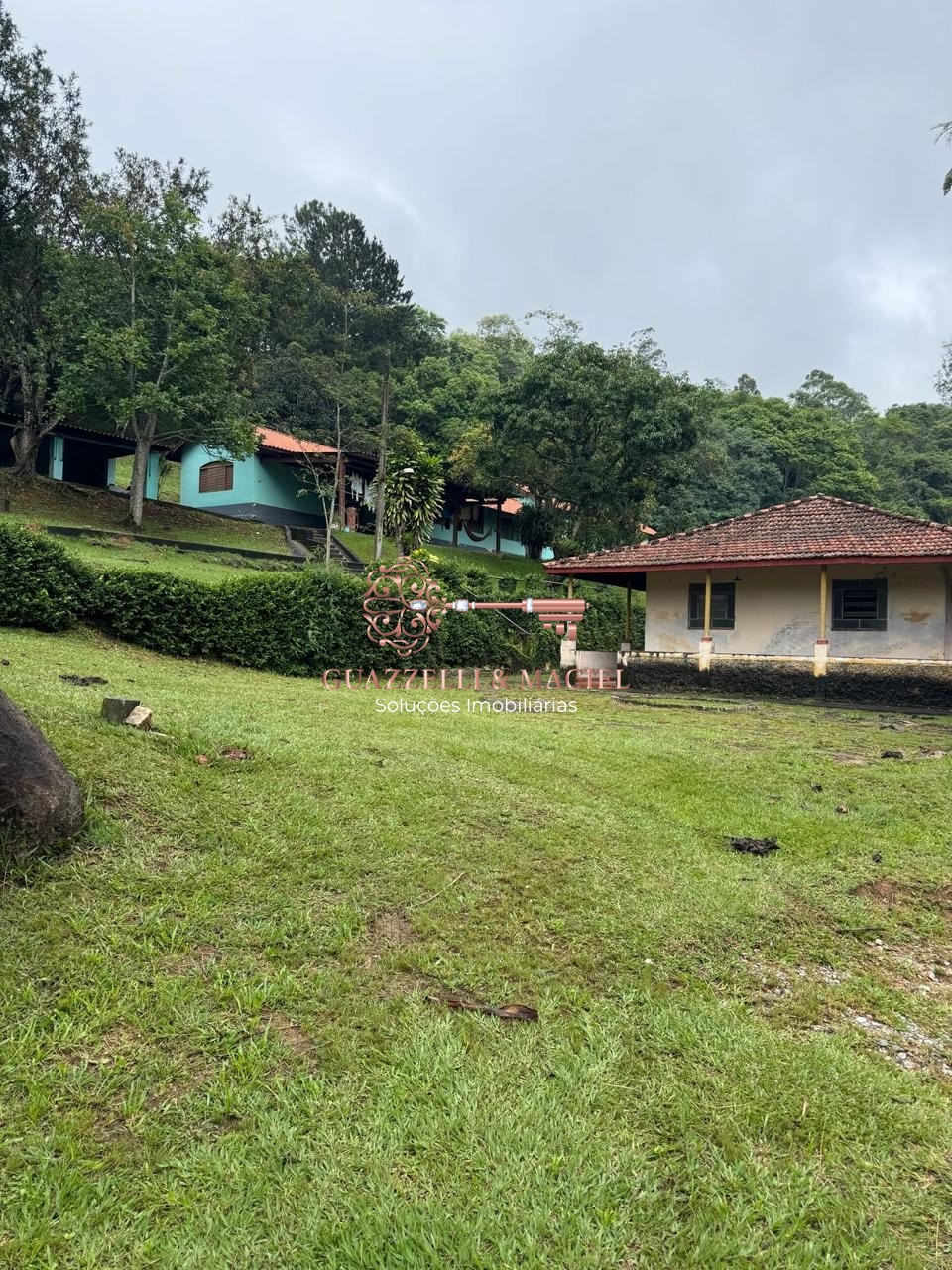 Chácara em CENTRO (SÃO JOÃO NOVO), SÃO ROQUE - Sítio de Luxo à Venda em São Roque-SP, Centro (São João Novo): 3 quartos, 2 salas, 2 banheiros, 3 vagas, 48.400m² de área.