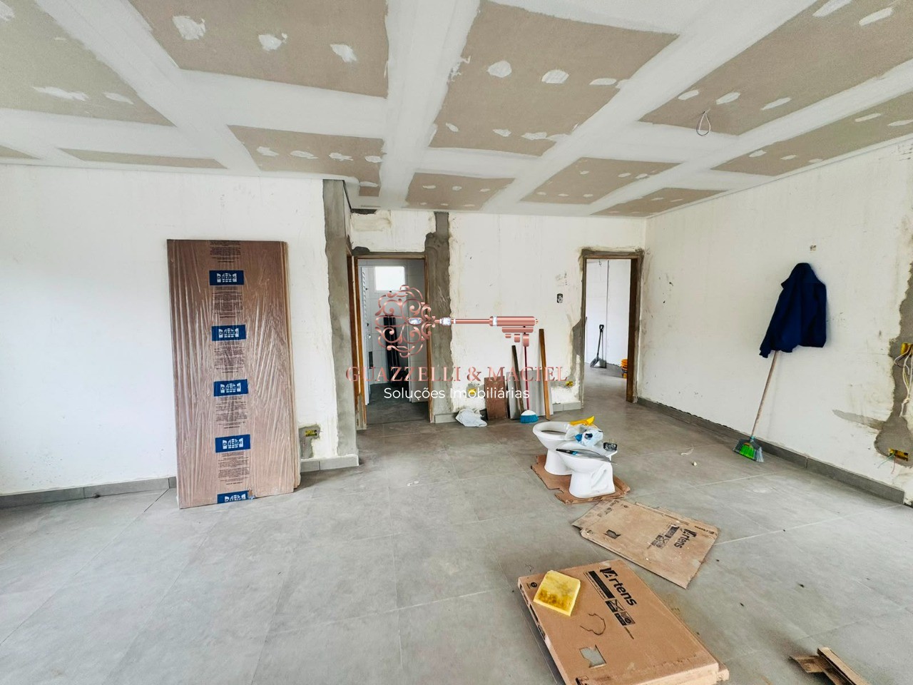 salao em SOROCABANA, MAIRINQUE - Salão Comercial de Alto Padrão na Sorocabana: 1 sala, 2 banheiros, 25 vagas de garagem, 120m² - Mairinque-SP. - Foto 4