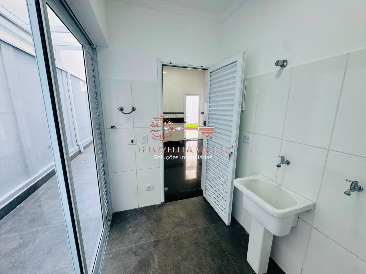 Condomínio em LOTEAMENTO VILLA DI ROMA, SÃO ROQUE - Casa em Condomínio de Luxo para Locação em São Roque-SP  3 Quartos, 1 Suíte, 2 Salas, 4 Banheiros, 4 Vagas, 200m² - Foto 20