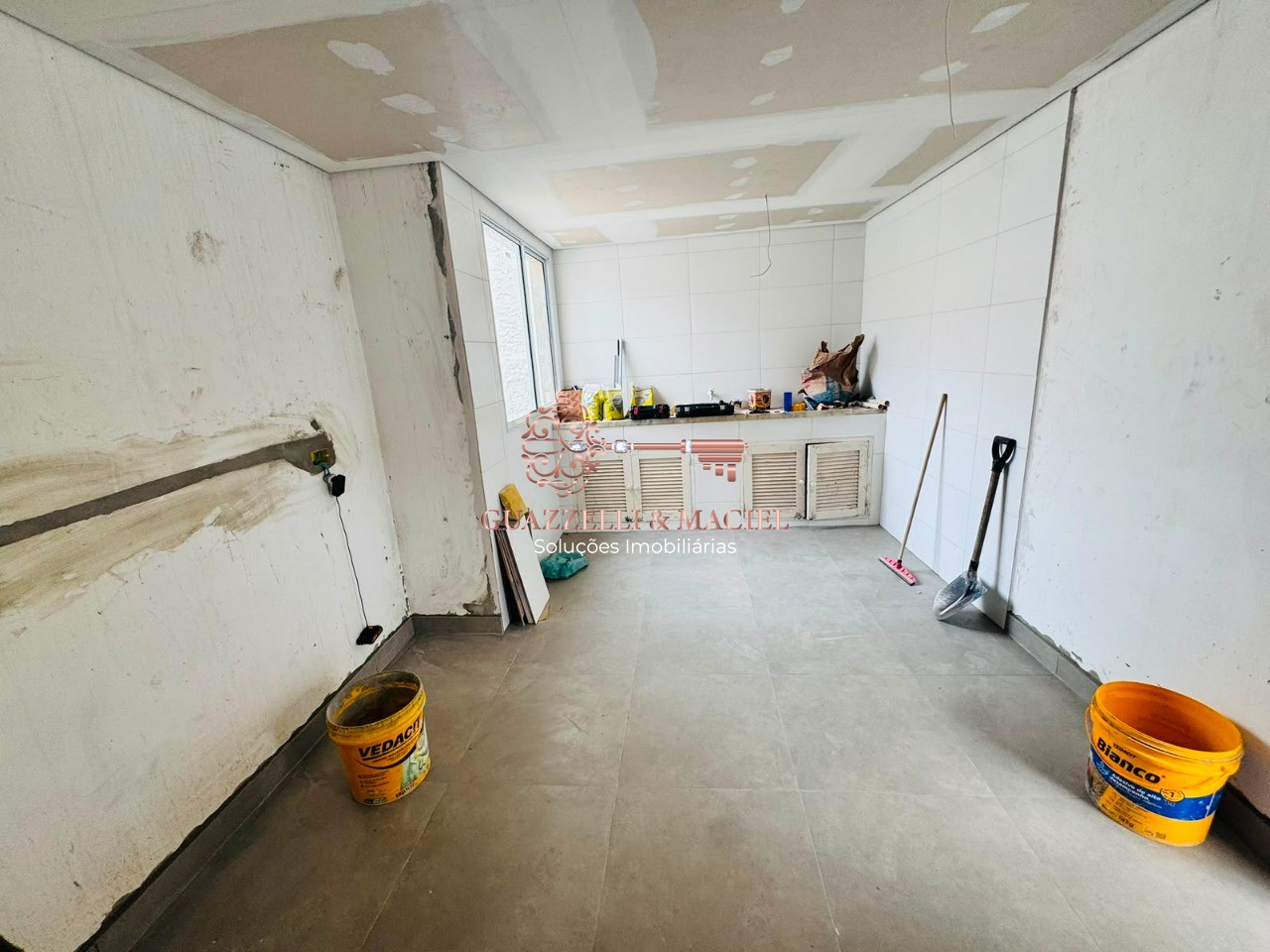 salao em SOROCABANA, MAIRINQUE - Salão Comercial de Alto Padrão na Sorocabana: 1 sala, 2 banheiros, 25 vagas de garagem, 120m² - Mairinque-SP. - Foto 7