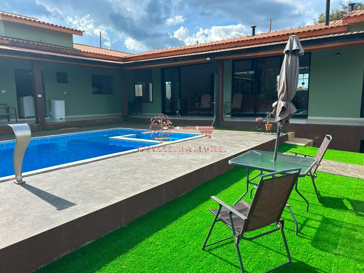 Chácara em SEBANDILHA, MAIRINQUE - Chácara de luxo em condomínio: 3 quartos, 1 suíte, 296m² - Mairinque-SP, bairro Sebandilha.