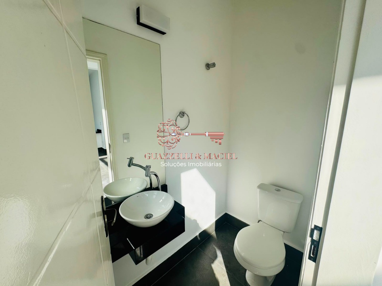Condomínio em LOTEAMENTO VILLA DI ROMA, SÃO ROQUE - Casa em Condomínio de Luxo para Locação em São Roque-SP  3 Quartos, 1 Suíte, 2 Salas, 4 Banheiros, 4 Vagas, 200m² - Foto 13