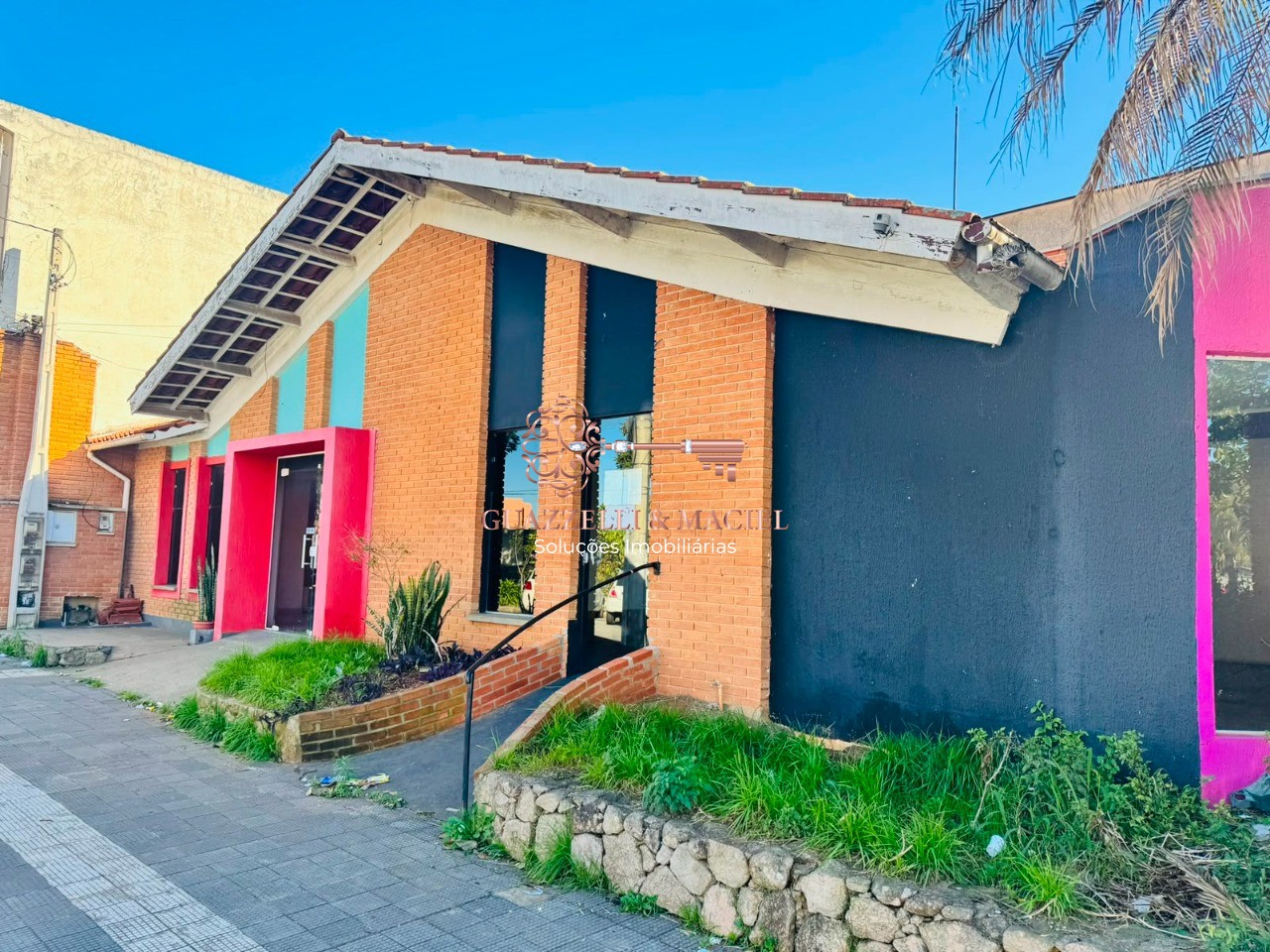 Loja / Comércio em CENTRO, MAIRINQUE - Ponto Comercial para Locação no Centro de Mairinque-SP: 1 Sala, 3 Banheiros, 150m² de Área. - Foto 1