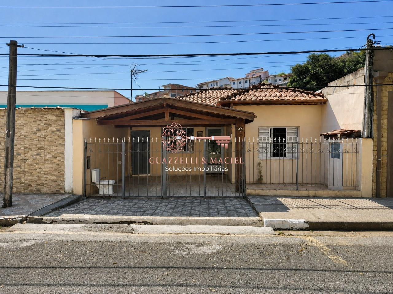 Casa em VILA JUNQUEIRA, SÃO ROQUE - Casa à venda na Vila Junqueira - São Roque-SP. 2 quartos, 1 sala, 1 banheiro, 2 vagas de garagem. Confira!