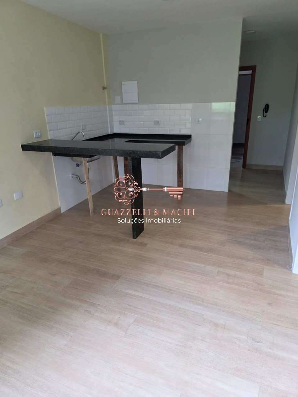 Apartamento no CENTRO, SÃO ROQUE - Aluguel de Apartamento no Centro de São Roque-SP: 2 quartos, 1 sala, 1 banheiro e 50m² de área!