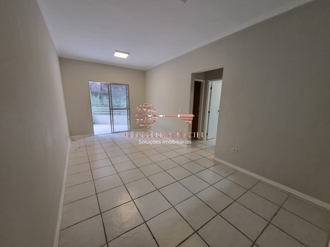 Apartamento em Esplanada Mendes Moraes, São Roque - Apartamento para locação em São Roque-SP, Esplanada Mendes Moraes: 2 quartos, 1 sala, 1 banheiro, 1 vaga, 81,00 m².