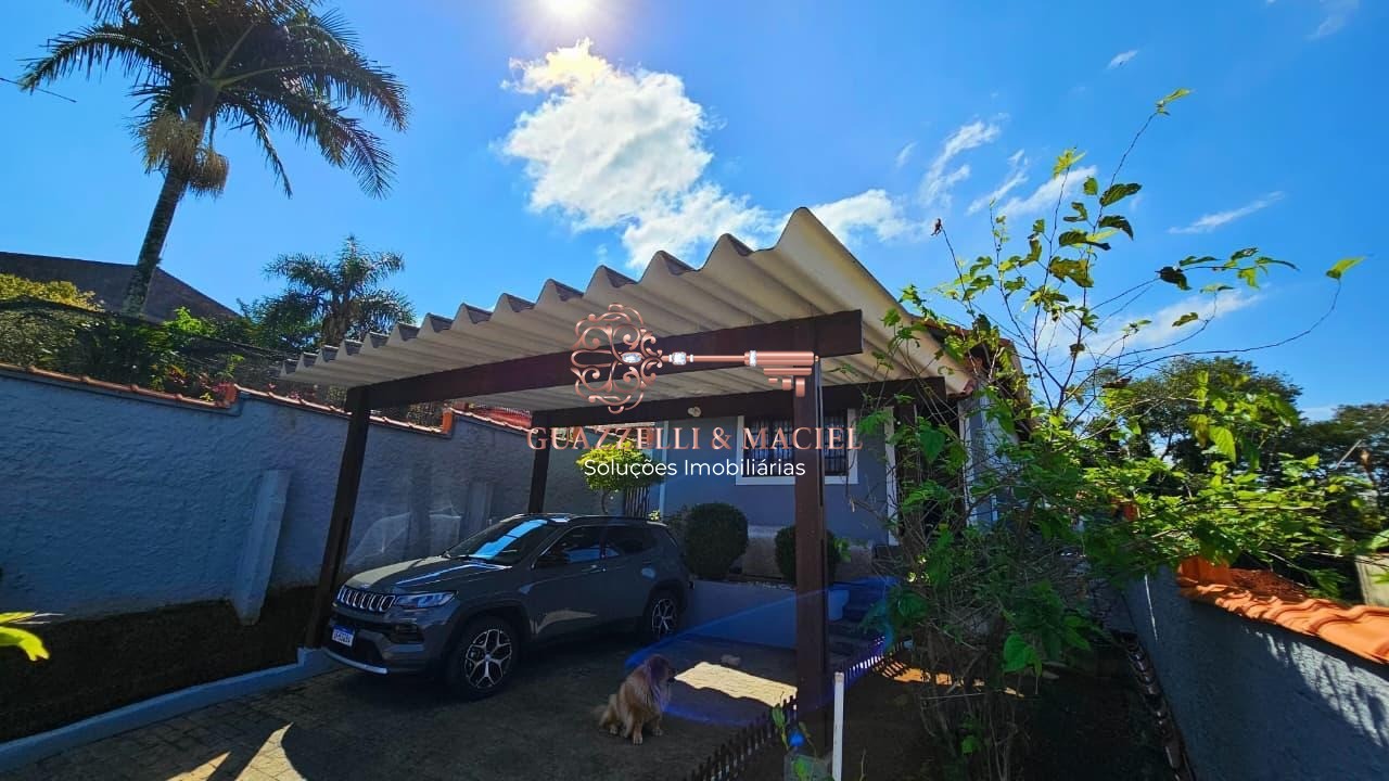 Casa em Marmeleiro, Mairinque - Imperdível oportunidade: Casa à venda em Mairinque-SP, bairro Marmeleiro, 2 quartos, 1 suíte, 2 salas, 3 banheiros, 4 vagas de garagem, 179 m².