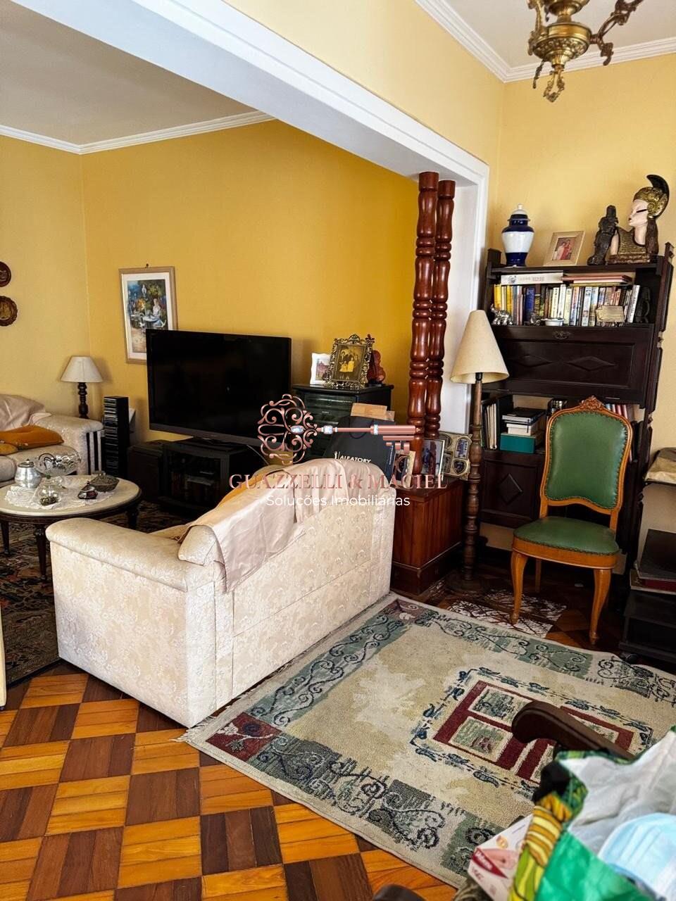 Casa � venda em S�o Roque-SP: 3 quartos, 2 salas, 3 banheiros e 172m� no Centro da cidade. Venha conhecer!