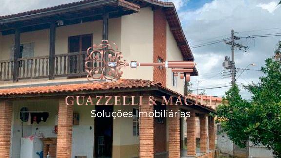 Casa em Jardim Rene, São Roque - Excelente sobrado com muito verde com 3 dormitórios à venda, 228 m² por R$ 850.000 - Jardim Rene - São Roque/SP - Foto 1