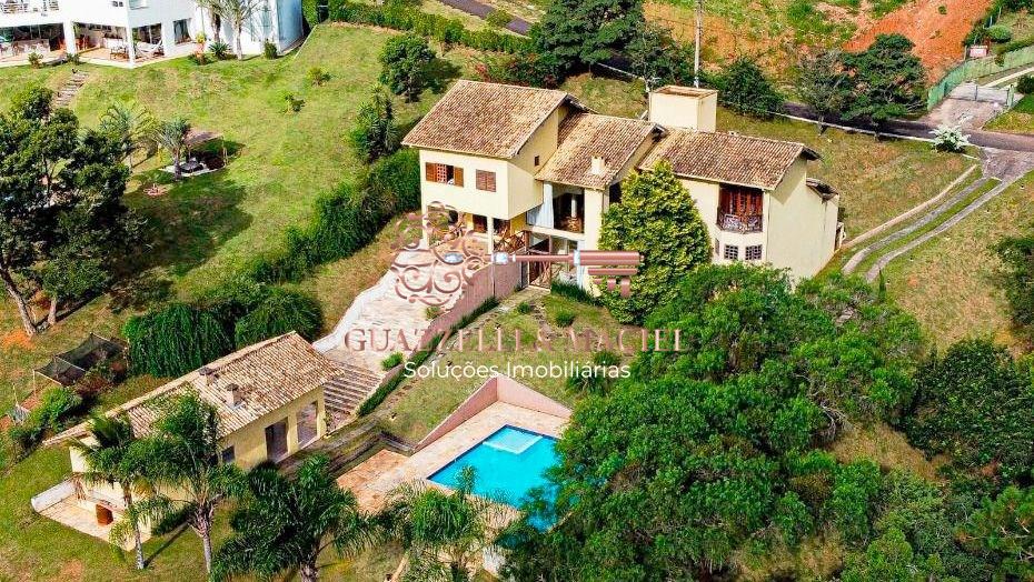 Casa em ref�gio no meio da Mata Atl�ntica com vista panor�mica para cidade de S�o Roque.