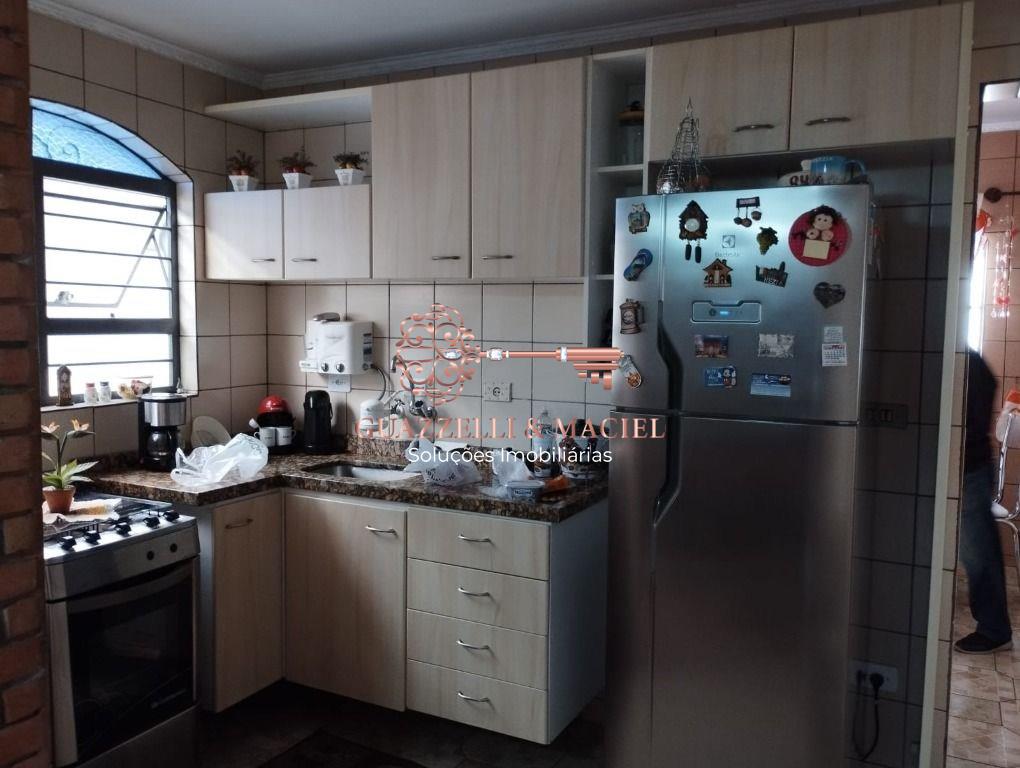 Casa em Centro, Mairinque - Imperdível oportunidade! Casa à venda em Mairinque-SP, no Centro, com 3 quartos, 1 suíte, 2 salas, 3 banheiros, 2 vagas de garagem e 220m². - Foto 5
