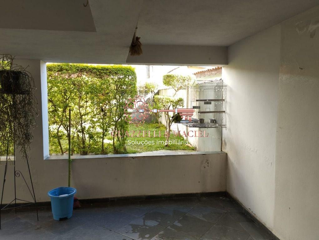 Casa em Centro, Mairinque - Imperdível oportunidade! Casa à venda em Mairinque-SP, no Centro, com 3 quartos, 1 suíte, 2 salas, 3 banheiros, 2 vagas de garagem e 220m². - Foto 9