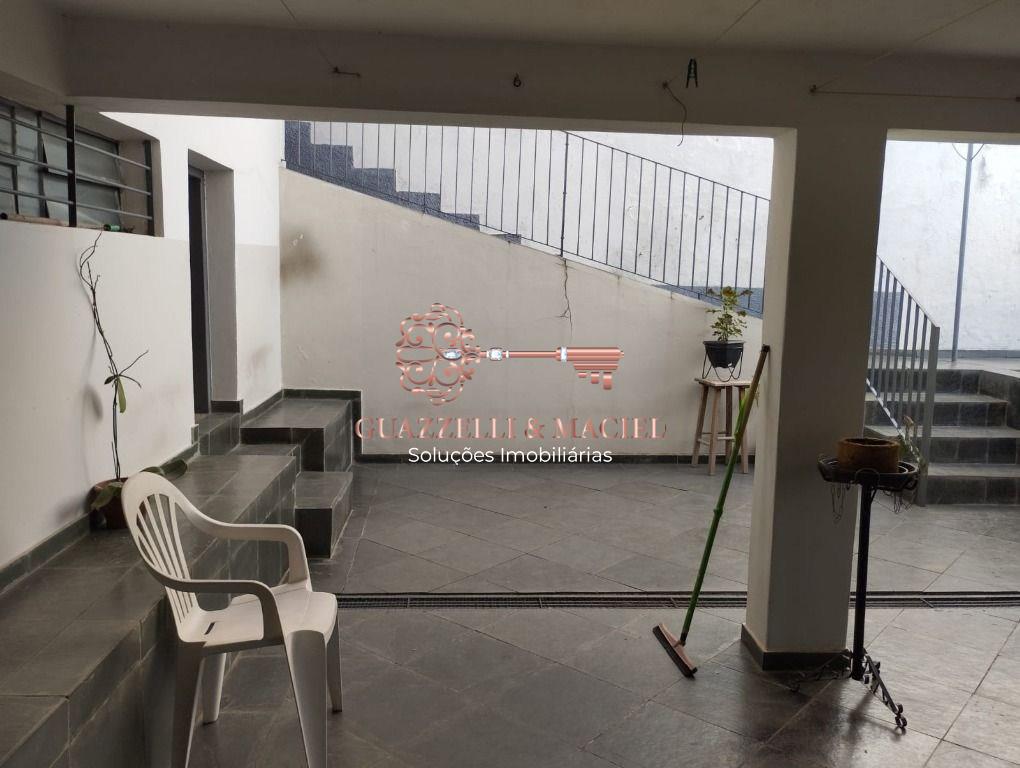 Casa em Centro, Mairinque - Imperdível oportunidade! Casa à venda em Mairinque-SP, no Centro, com 3 quartos, 1 suíte, 2 salas, 3 banheiros, 2 vagas de garagem e 220m². - Foto 8