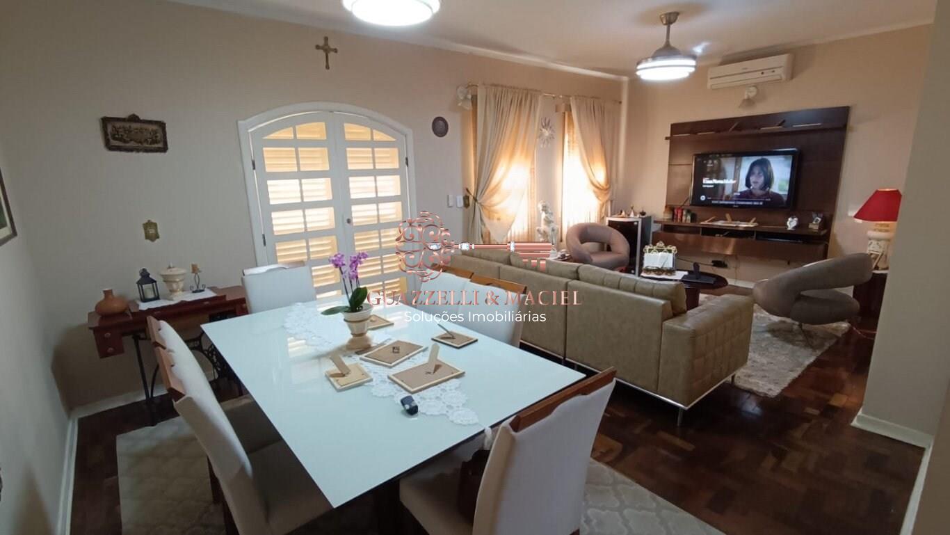 Casa em Jardim Bandeirantes, São Roque - Casa de luxo no Jardim Bandeirantes: 3 quartos, 2 suítes, 3 banheiros, 2 vagas de garagem e 195,09 m² de área. Venda ou locação em São Roque-SP! - Foto 2