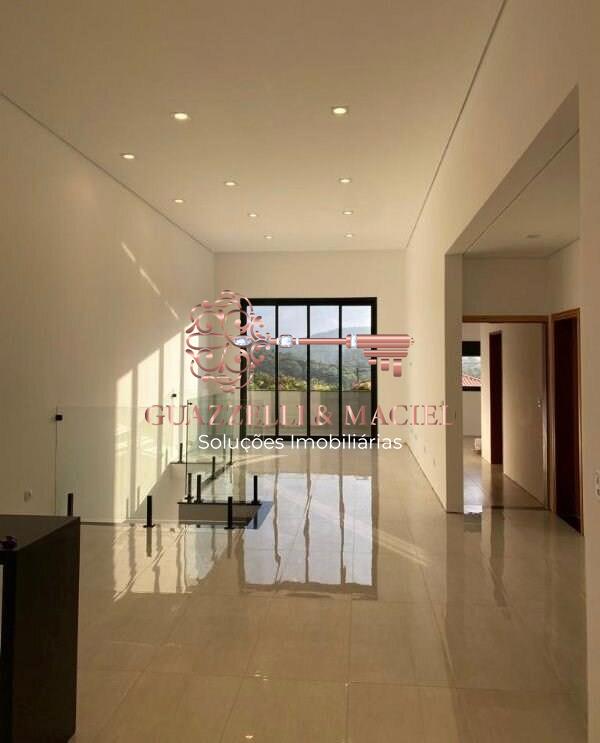 Casa de alto padro em condomnio  venda em So Roque-SP, bairro Acesso! 3 quartos, 2 sutes, 1 sala, 3 banheiros, 4 vagas, 223m. Confira!
