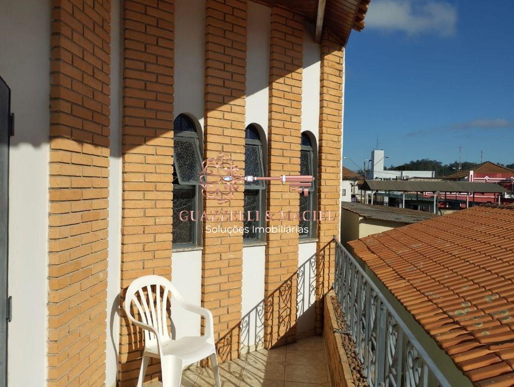 Casa em Centro, Mairinque - Imperdível oportunidade! Casa à venda em Mairinque-SP, no Centro, com 3 quartos, 1 suíte, 2 salas, 3 banheiros, 2 vagas de garagem e 220m². - Foto 2