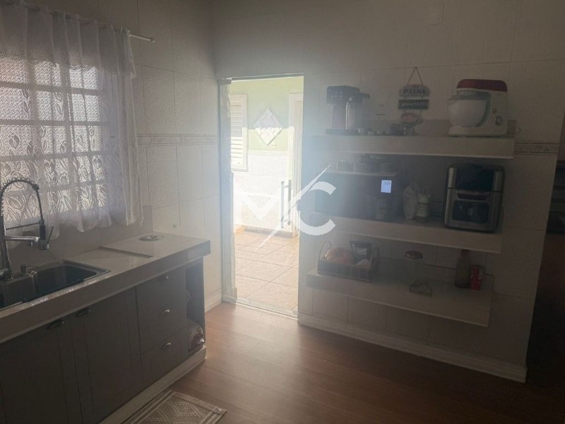 Casa, 3 quartos, 242 m² - Foto 3