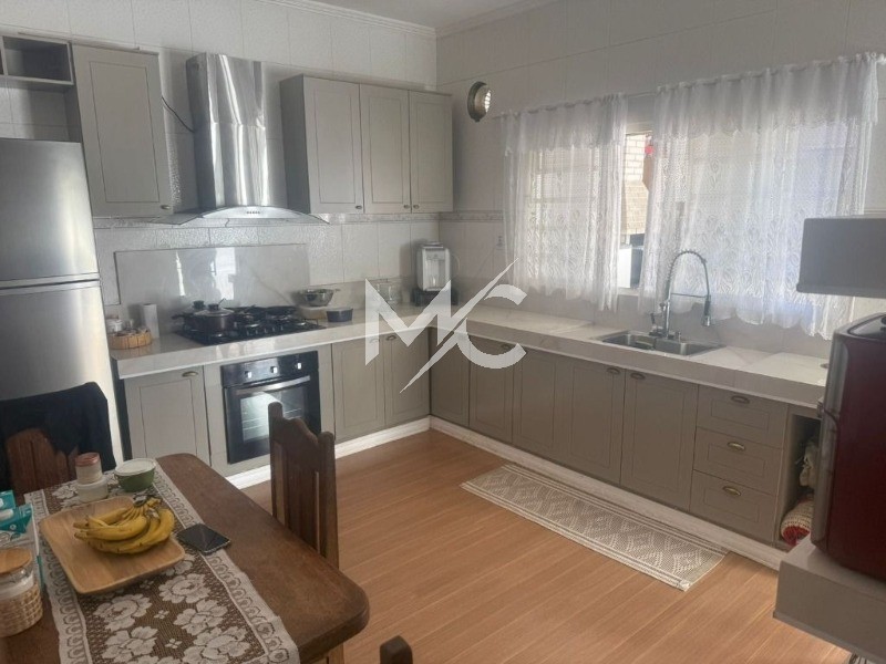 Casa, 3 quartos, 242 m² - Foto 4