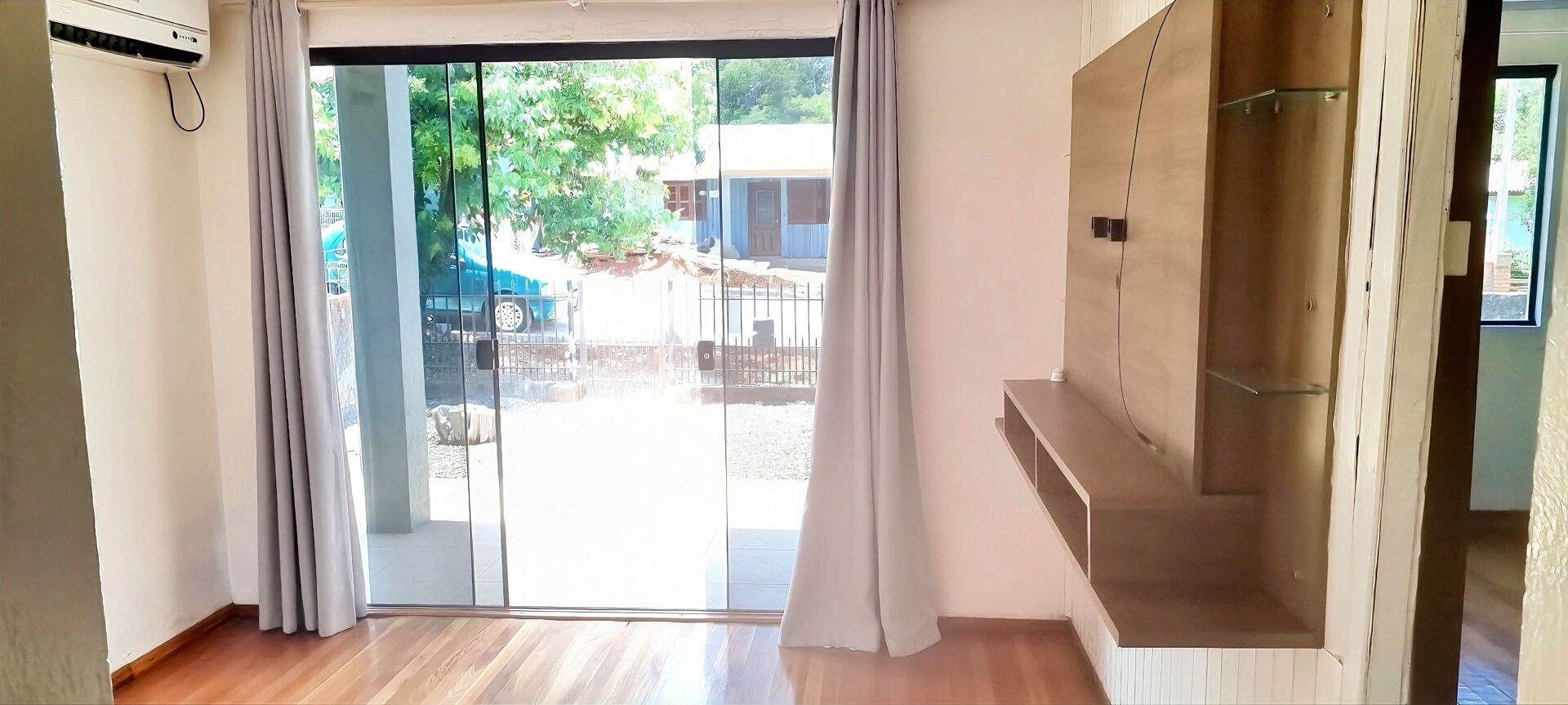 Casa à venda com 2 quartos, 75m² - Foto 2