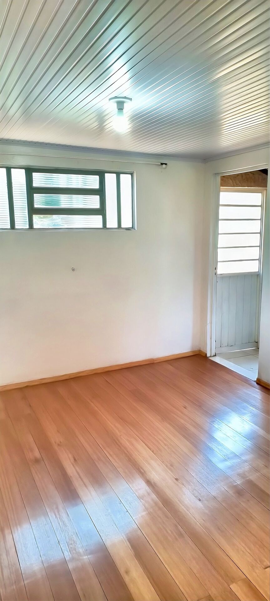 Casa à venda com 2 quartos, 75m² - Foto 4