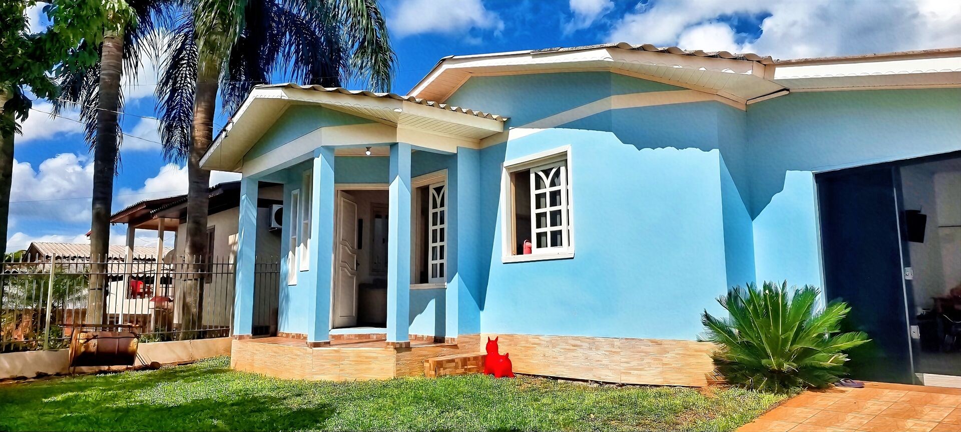 Casa à venda com 2 quartos, 105m² - Foto 2