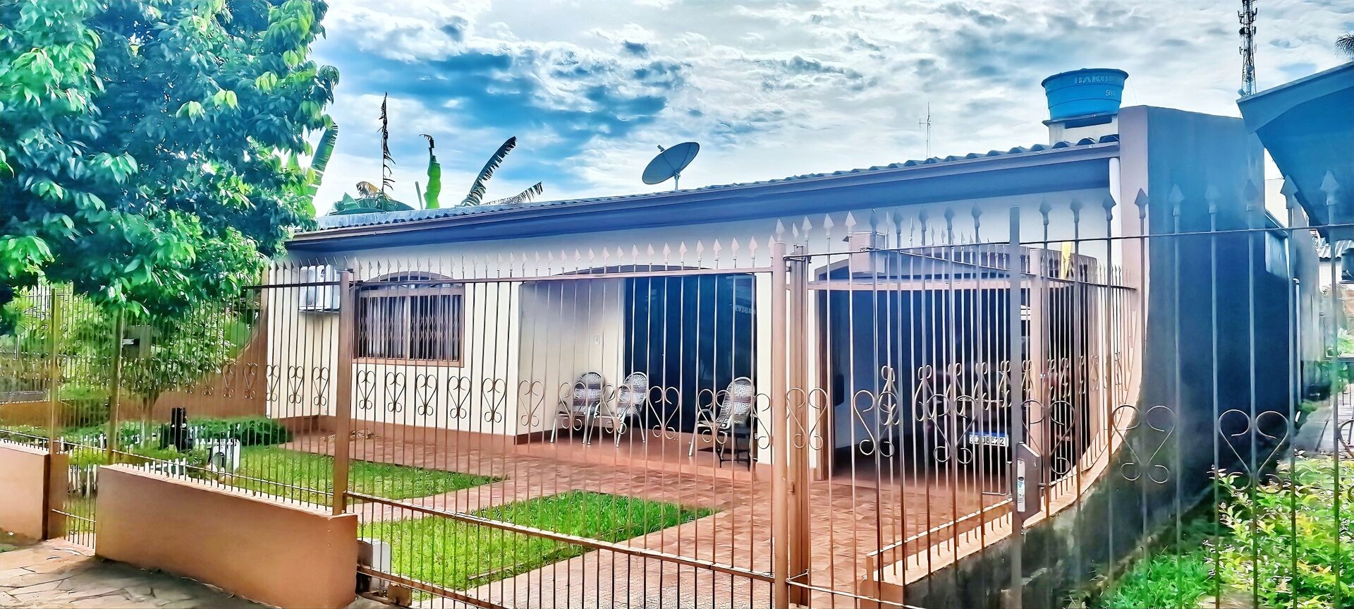 Casa à venda com 3 quartos, 200m² - Foto 1