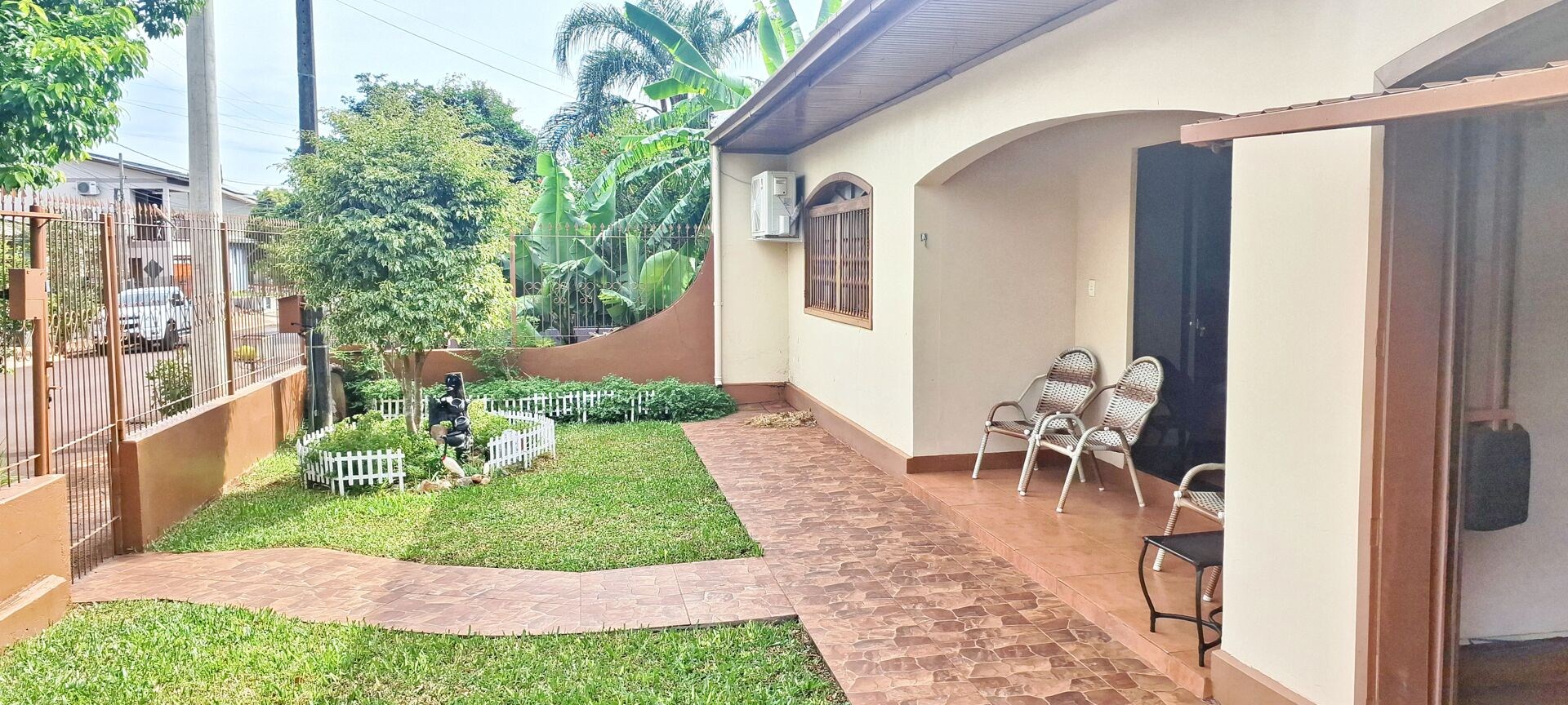 Casa à venda com 3 quartos, 200m² - Foto 2