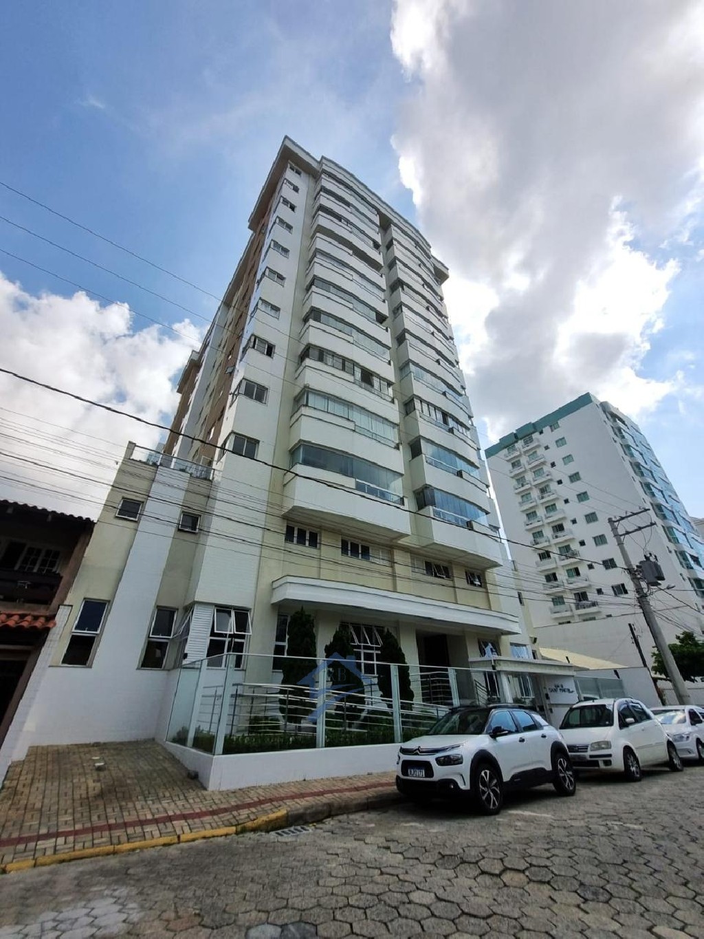 Apartamento à venda com 2 quartos, 86m² - Foto 2