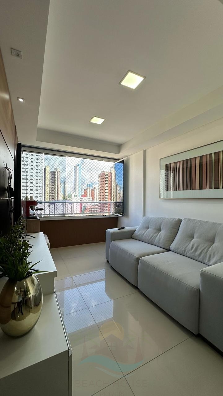 Apartamento à venda com 2 quartos, 72m² - Foto 4