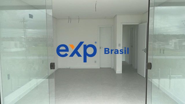 Casa à venda com 4 quartos, 180m² - Foto 3