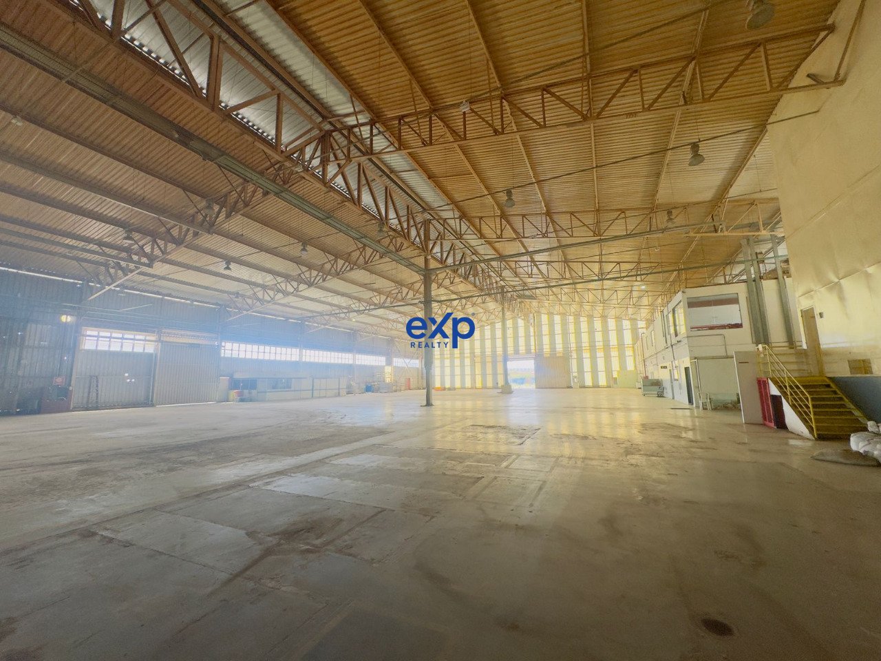 Depósito-Galpão-Armazém à venda, 3837m² - Foto 1