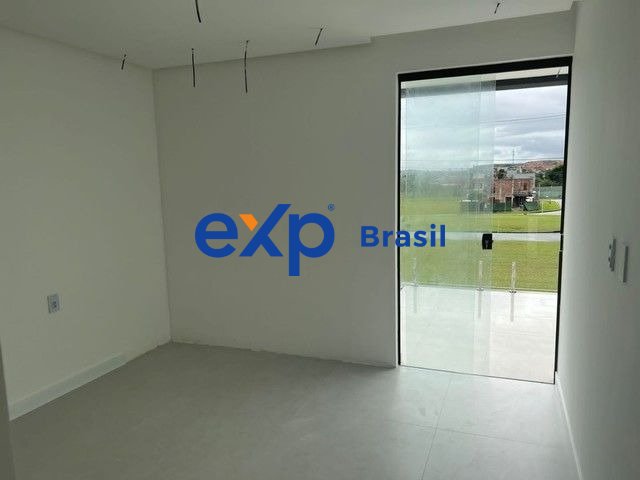 Casa à venda com 4 quartos, 180m² - Foto 4