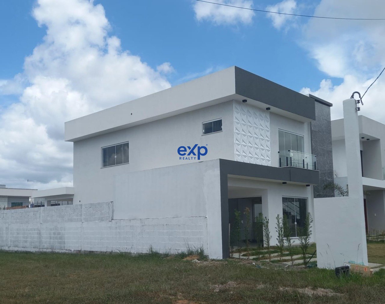 Casa à venda com 4 quartos, 195m² - Foto 3