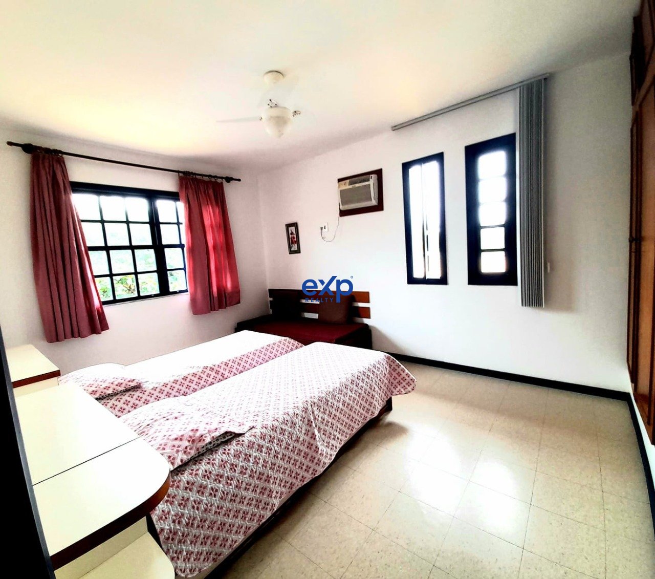 Casa à venda com 4 quartos, 435m² - Foto 17