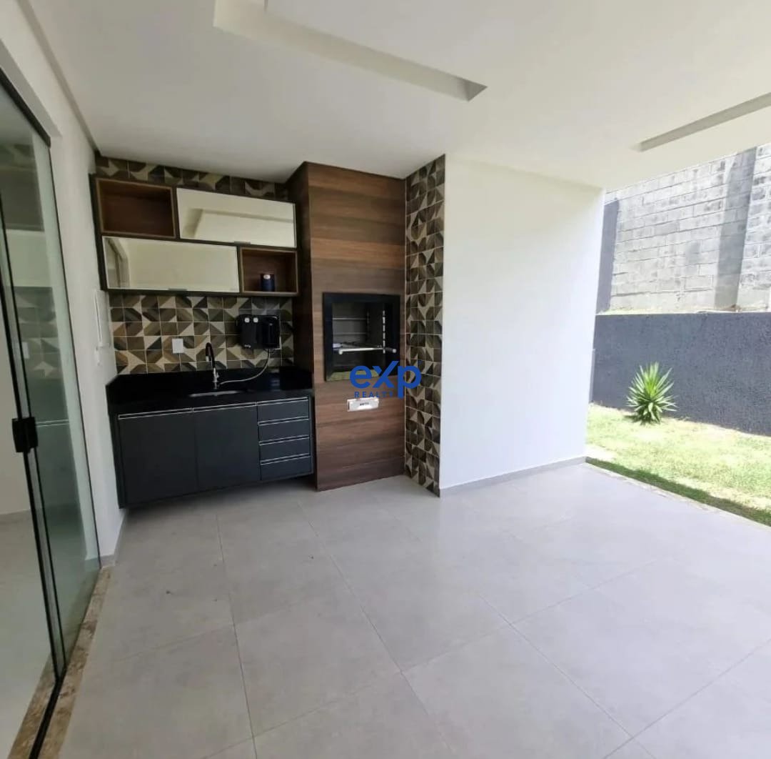 Casa à venda com 4 quartos, 204m² - Foto 2