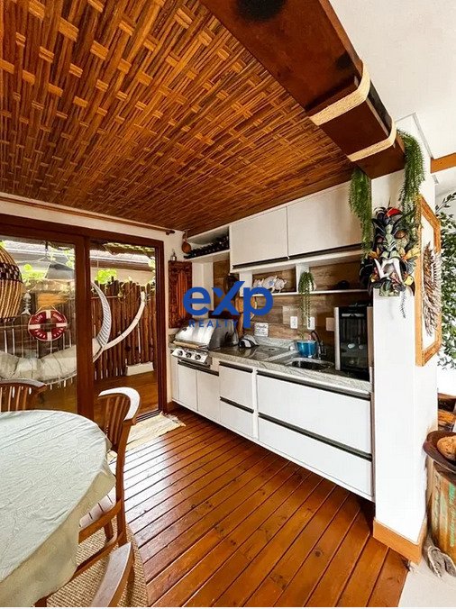 Casa à venda com 3 quartos, 204m² - Foto 5