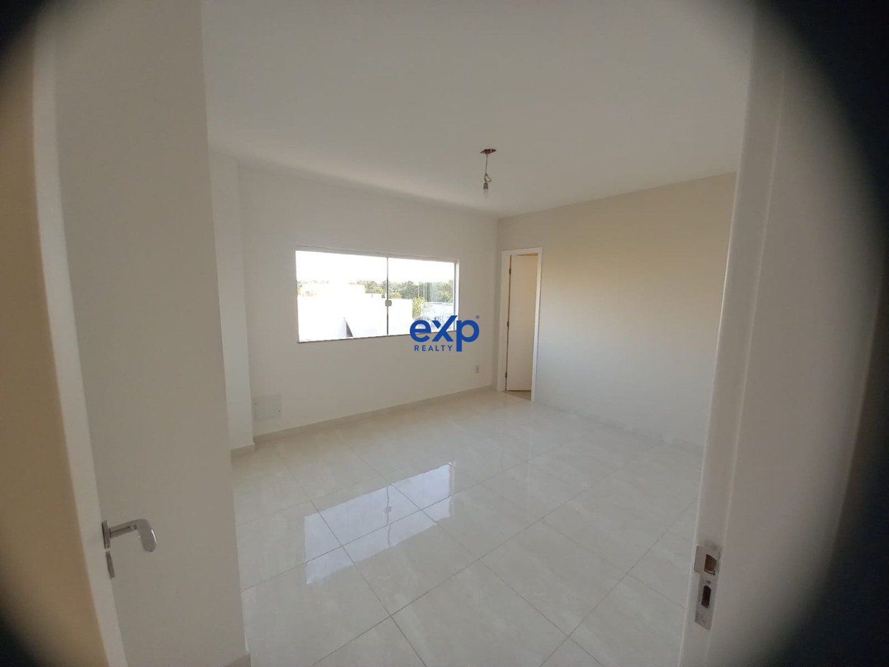 Casa à venda com 4 quartos, 195m² - Foto 4