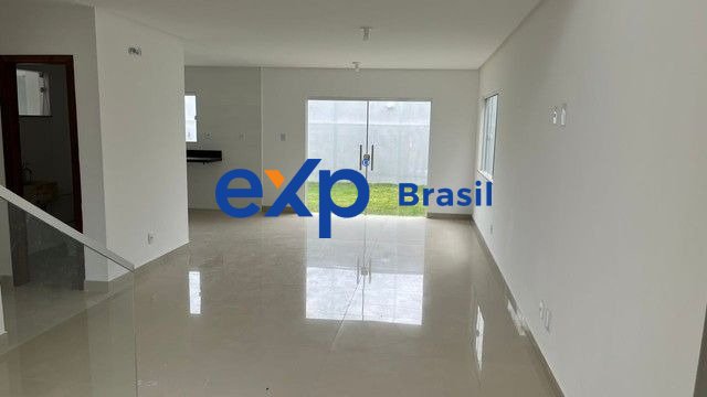 Casa à venda com 4 quartos, 180m² - Foto 2