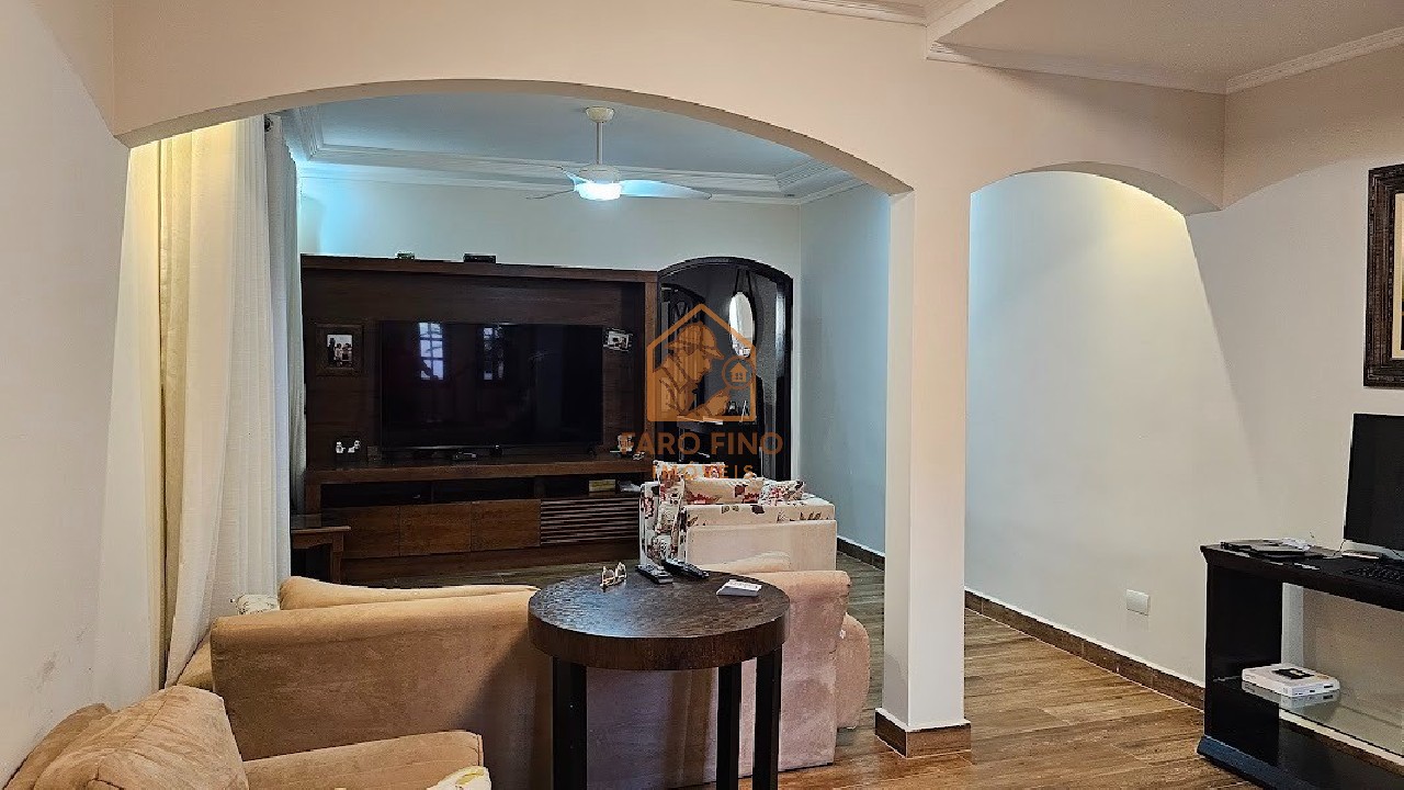 Casa, 3 quartos, 217 m² - Foto 4