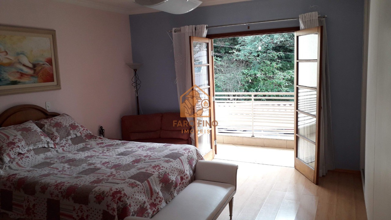 Casa à venda com 4 quartos, 550m² - Foto 11
