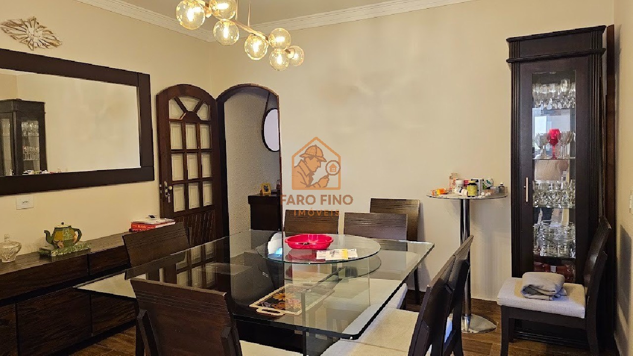 Casa, 3 quartos, 217 m² - Foto 1
