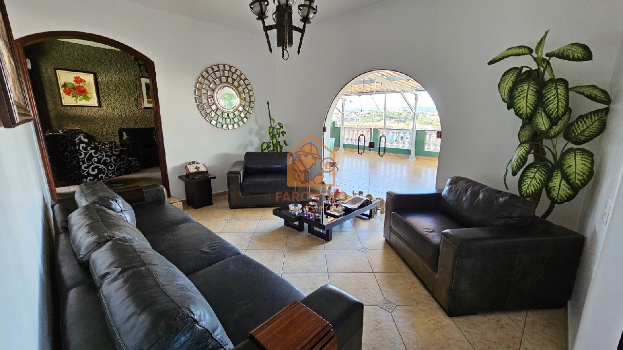 Casa, 3 quartos, 184 m² - Foto 1