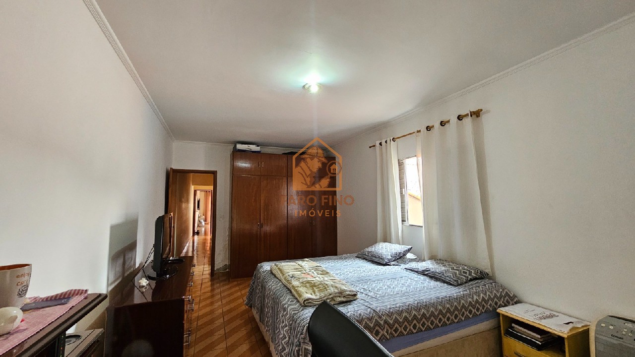 Casa, 3 quartos, 230 m² - Foto 1