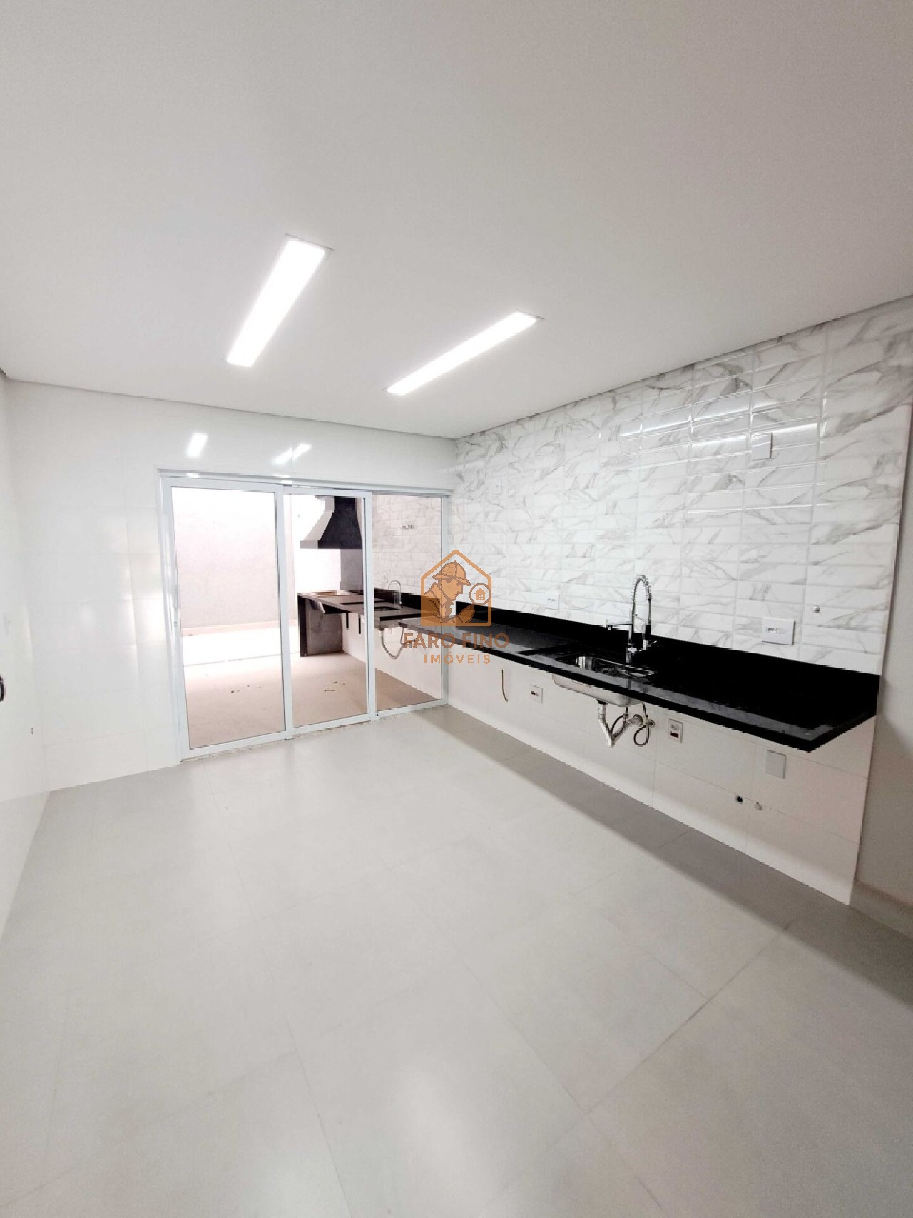 Casa à venda com 3 quartos, 160m² - Foto 11
