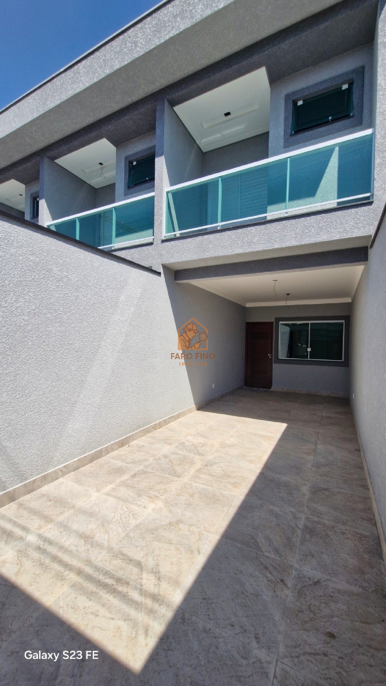 Casa à venda com 3 quartos, 100m² - Foto 1