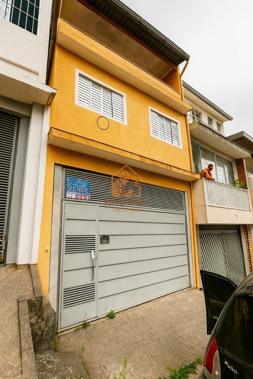 Casa, 3 quartos, 226 m² - Foto 1