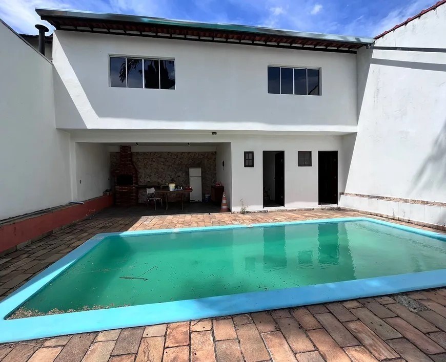 Casa à venda com 7 quartos, 500m² - Foto 2