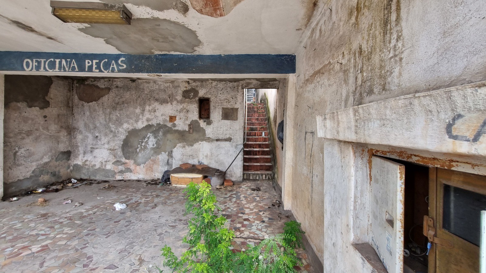Terreno à venda com 1 quarto, 113m² - Foto 4