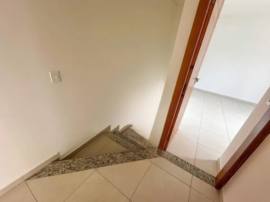 Casa à venda com 2 quartos, 97m² - Foto 6