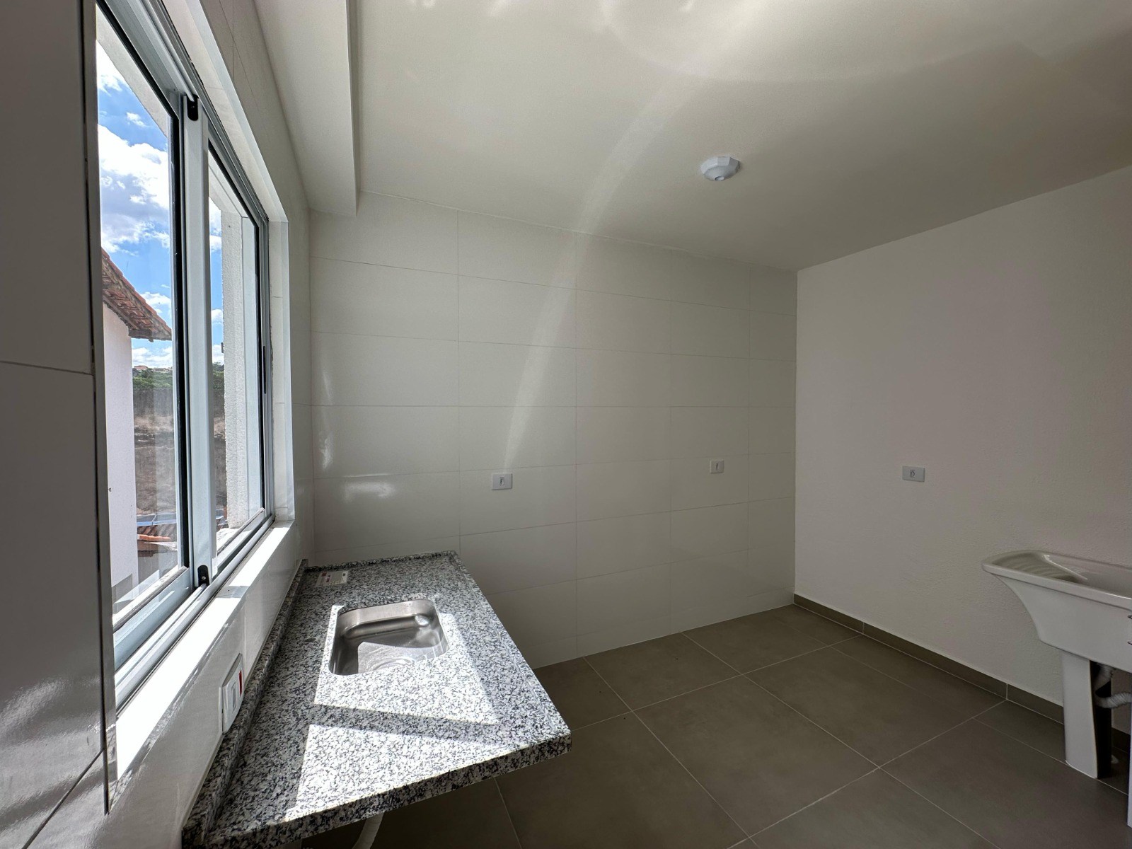 Apartamento à venda com 2 quartos, 42m² - Foto 3